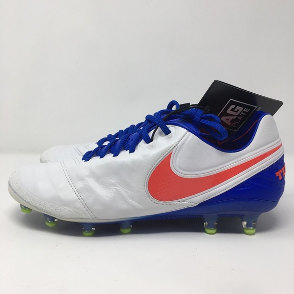 Nike Shoes - NIKE WOMEN’S TIEMPO LEGEND VI AG ACC SOCCER CLEATS